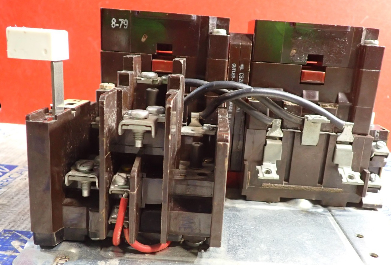 Cutler Hammer A50AG0 Size 00 Reversing Starter 3 Phase 9 Amp w/ C320KB2 S939