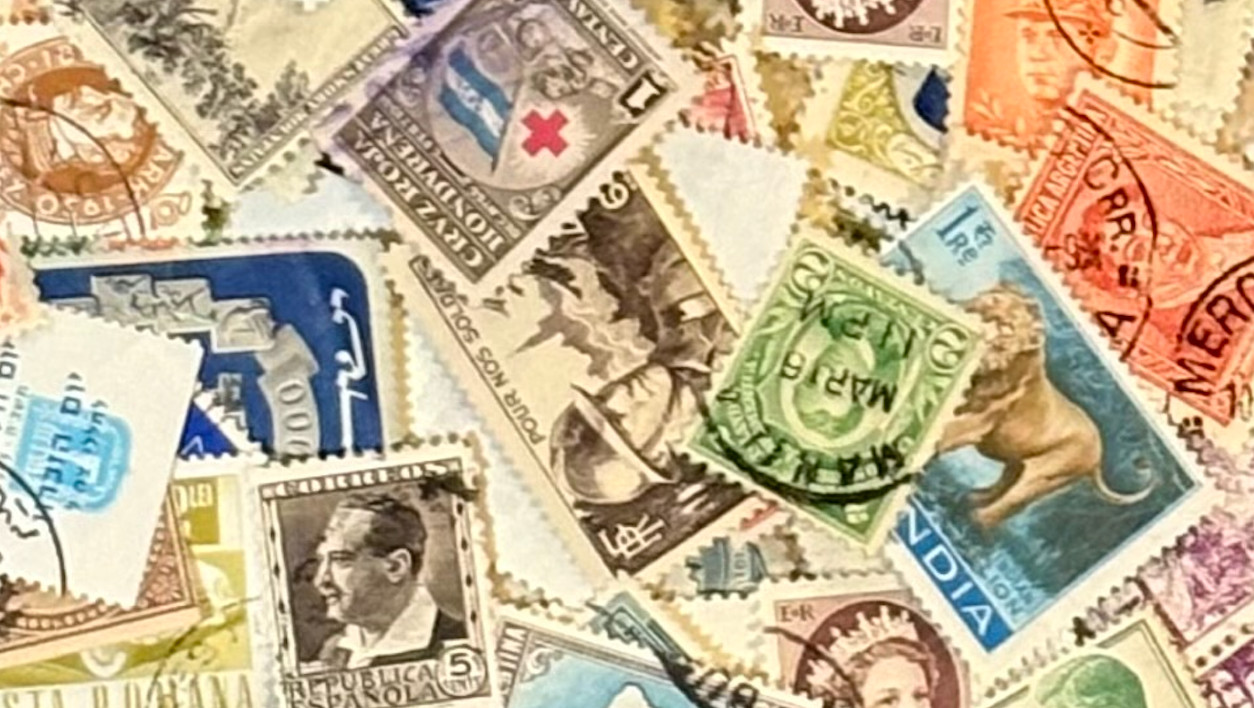 100+ WORLDWIDE Vintage Postage Stamps Off Paper - FREE SHIPPING!