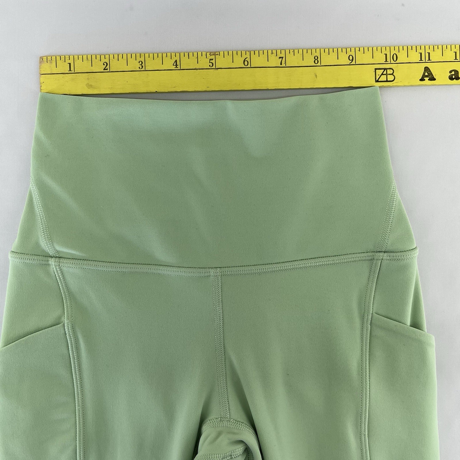 Lululemon Align High Rise Pant w Pockets 24” Womens 2 Creamy Mint EUC