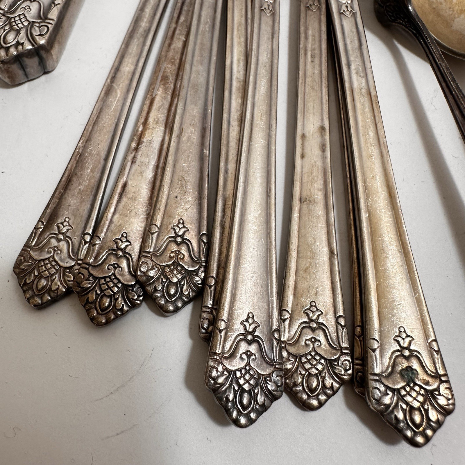 1847 Roger’s Bro Her Majesty Silverware 72 Piece Set Vintage