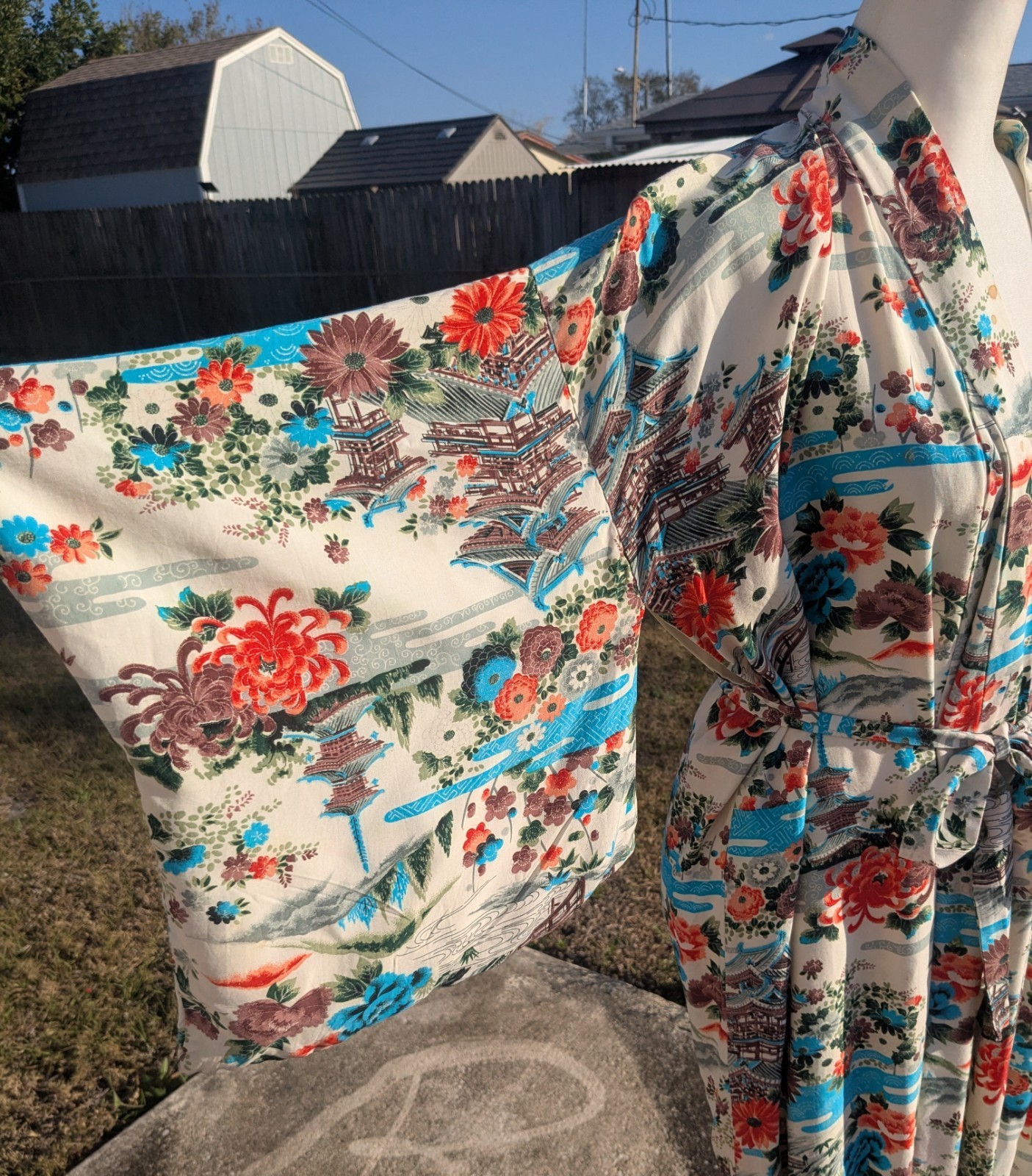VTG Fashion Mart Belted Kimono w/ Flowers, Bridges and Japanese Houses