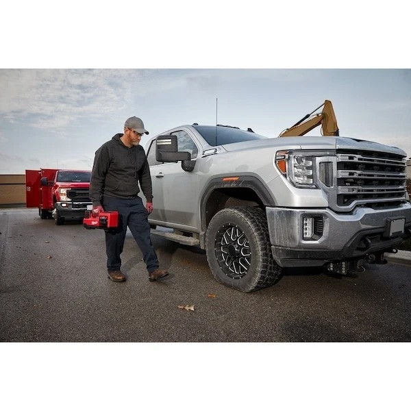 NEW BOX Milwaukee M18 2848-20 Tire Inflator, 2x 5.0 Batteries 18 Volt Tool 18V