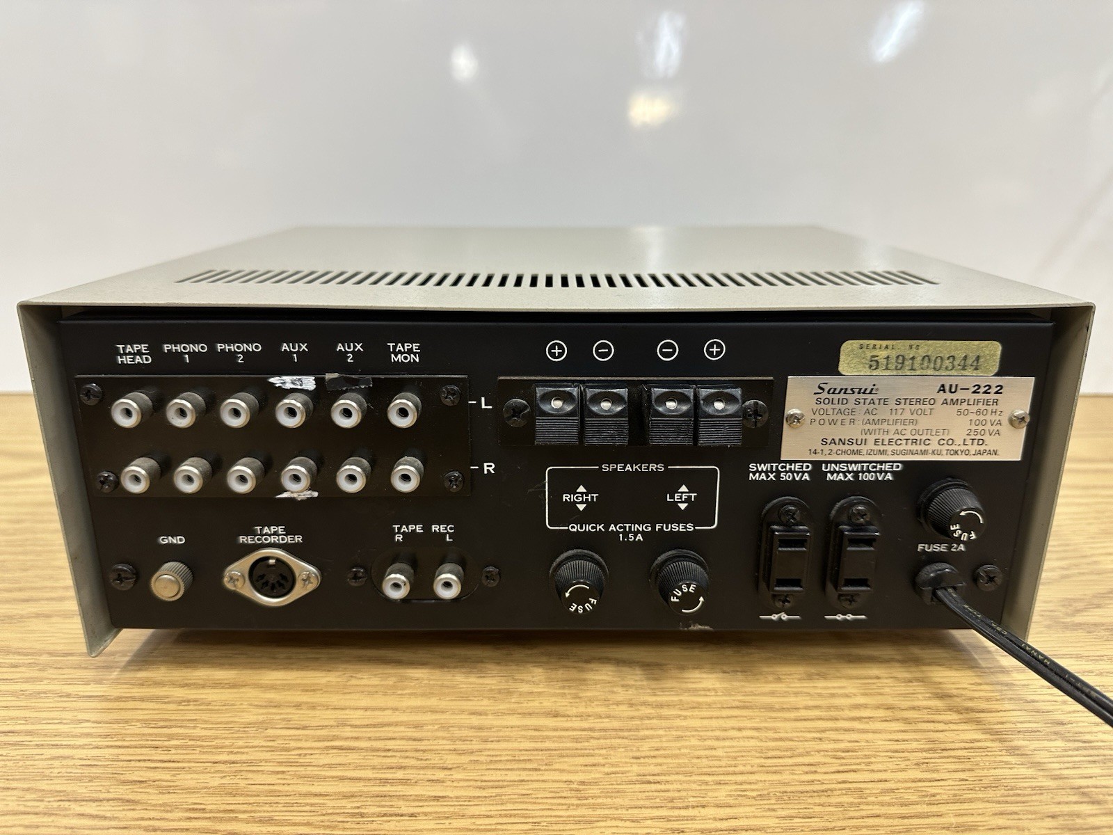 Nice Sansui AU-222 Integrated Stereo Amplifier Turns On, UNTESTED. *Read