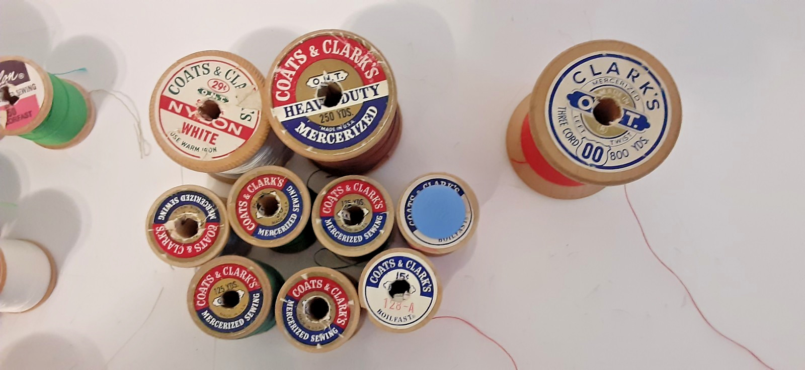 Vtg Sewing Thread 28pc Lot All Wood Spools Belding Talon Star Coats Clark