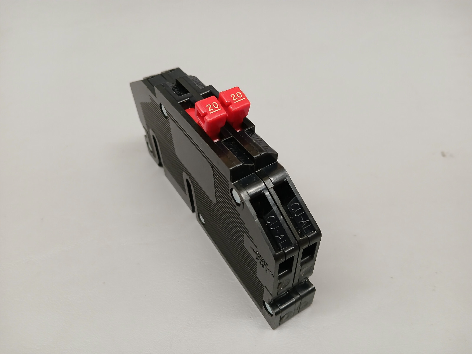 ZINSCO GTE 20 Amp GTE Twin Circuit Breaker R38