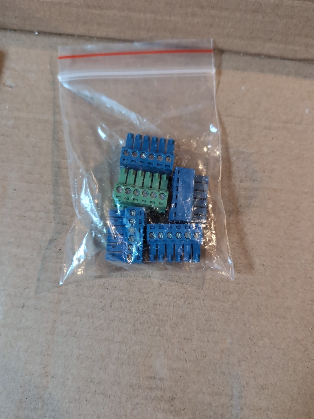 KD-MS4x4G 4x4 4K 18G HDMI Matrix Switch with Independent Audio Routing