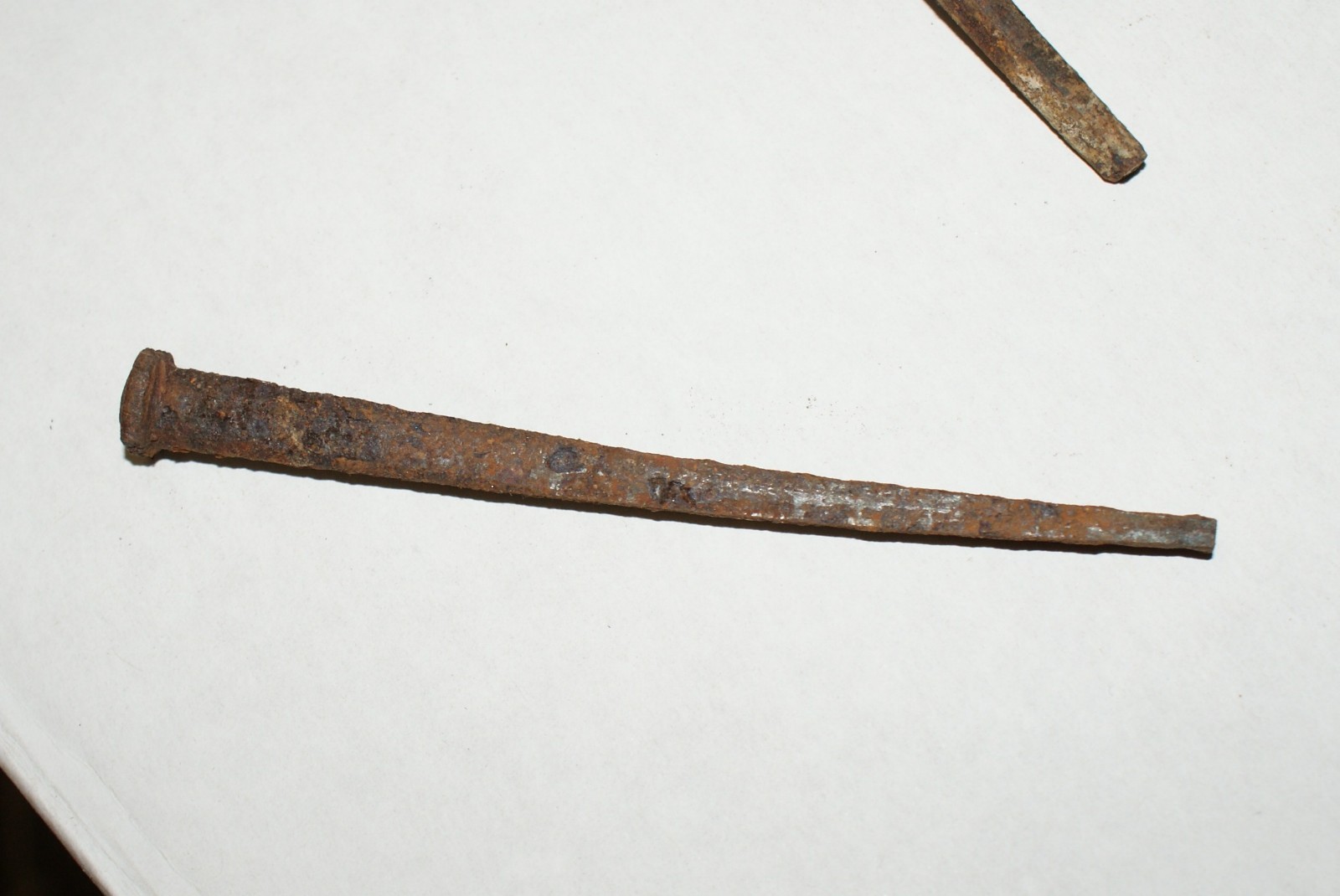 Approx. 300 (15 lbs) ANTIQUE (1800'S) SQUARE 4.5" LONG NAILS