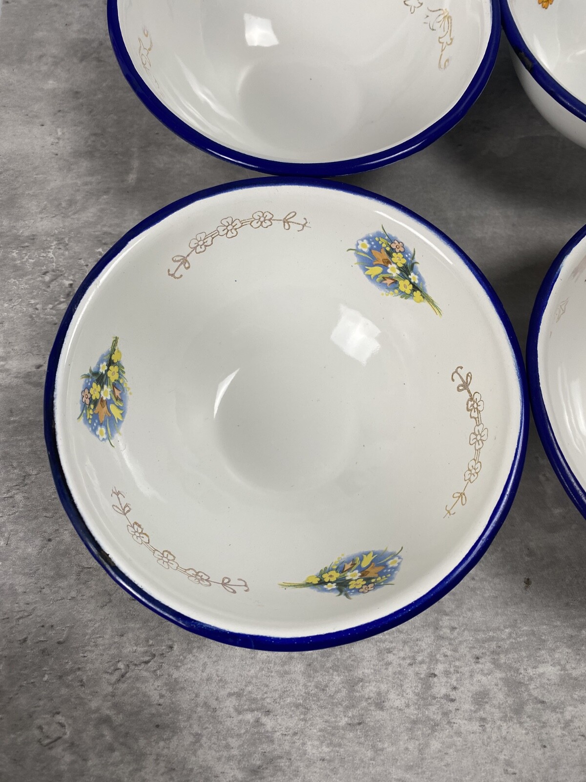 Vintage TrEs Enamelware Floral 6 Bowls Lot Camp Cottage Farmhouse Monterey MEX