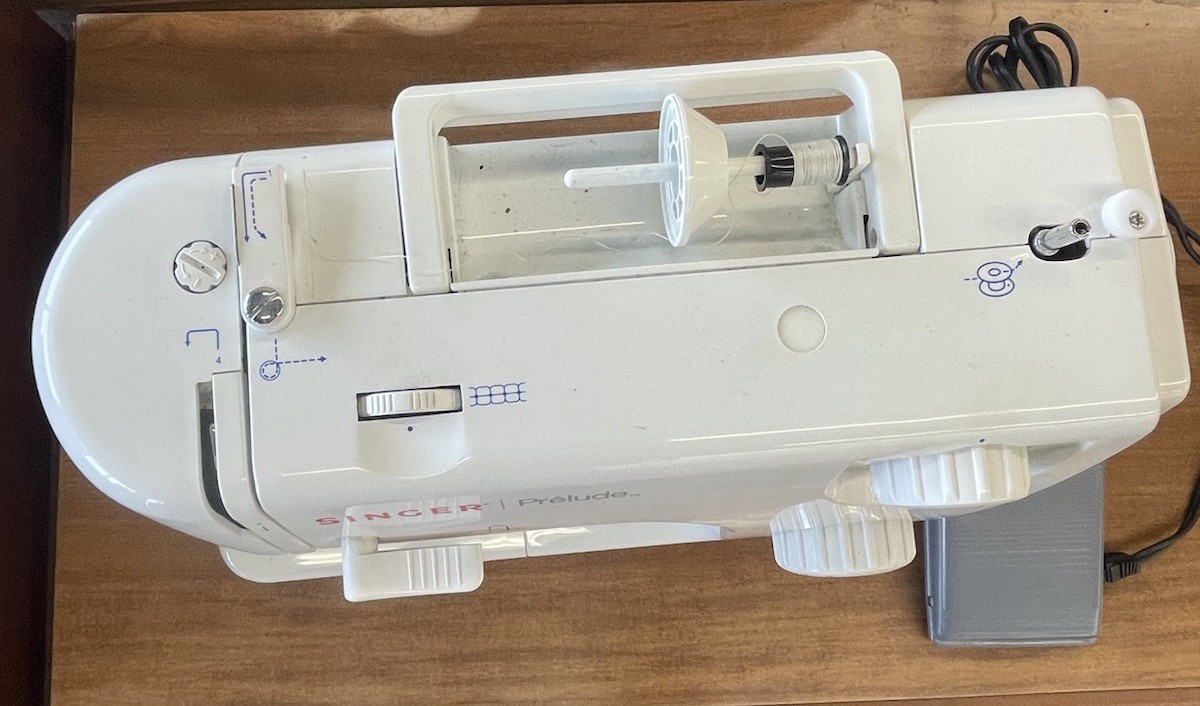 Singer Prelude 8280 Sewing Machine Mechanical Beginner Portable Tested