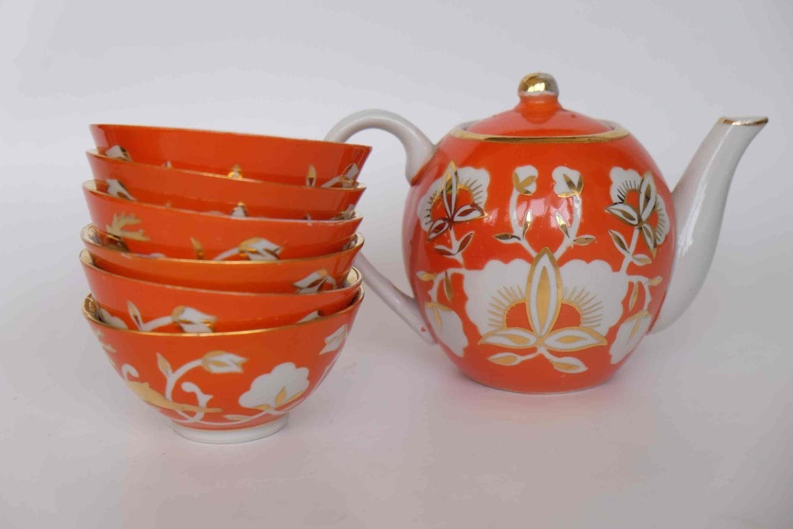 Vintage Soviet Porcelain Tea Set – Red & Gold Teapot with 6 Bowls USSR 1980