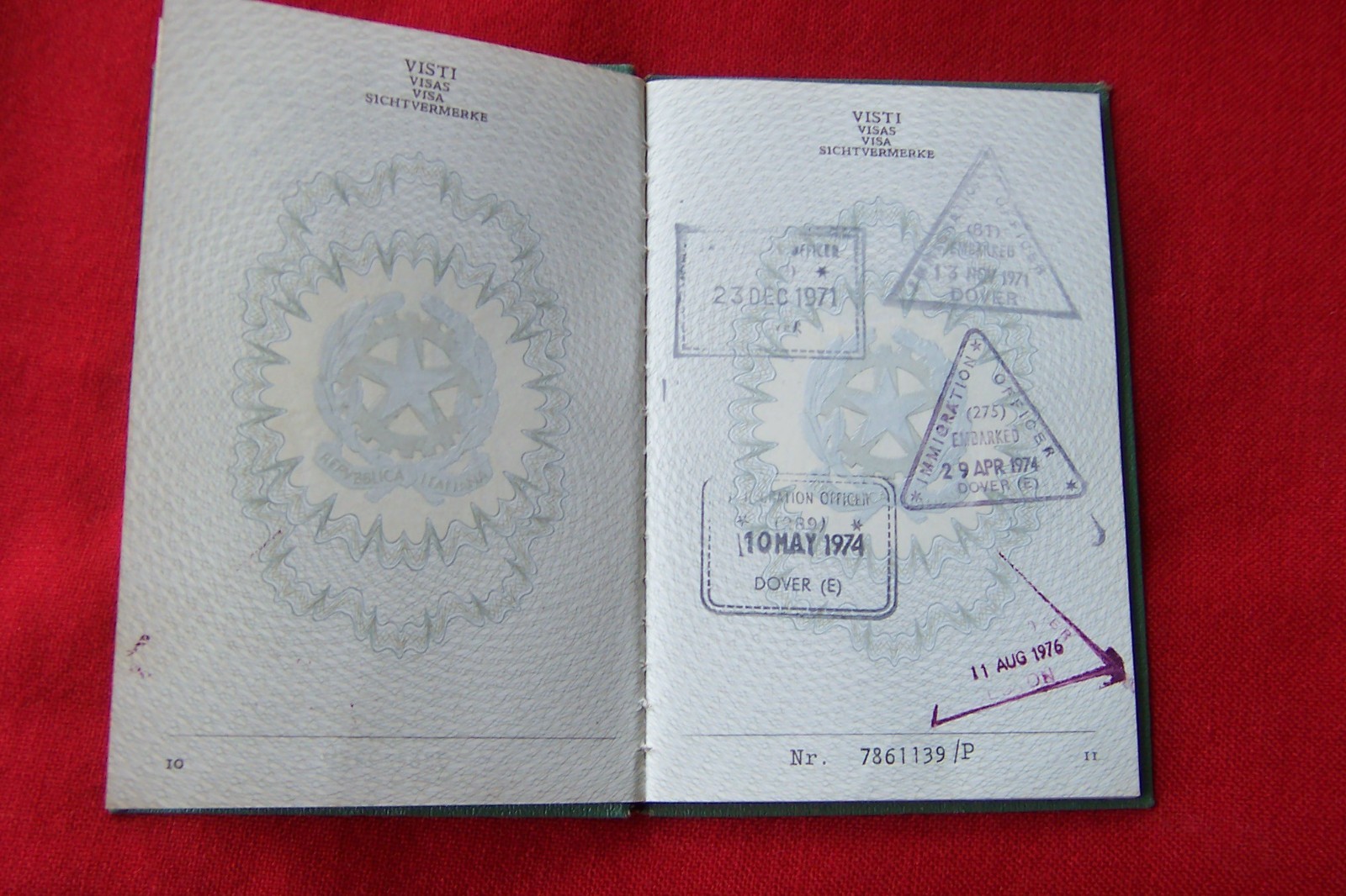 VINTAGE ITALIAN PASSPORT 1970'S CANCELLED EXPIRED WITH STAMPS CONSULATE BEDFORD