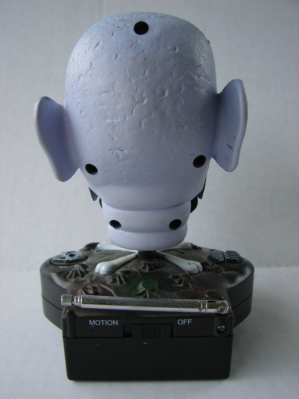 RARE ! HALLOWEEN MONSTER SATAN DEVIL GARGOYLE BOBBLE HEAD FM RADIO EYES LIGHT UP