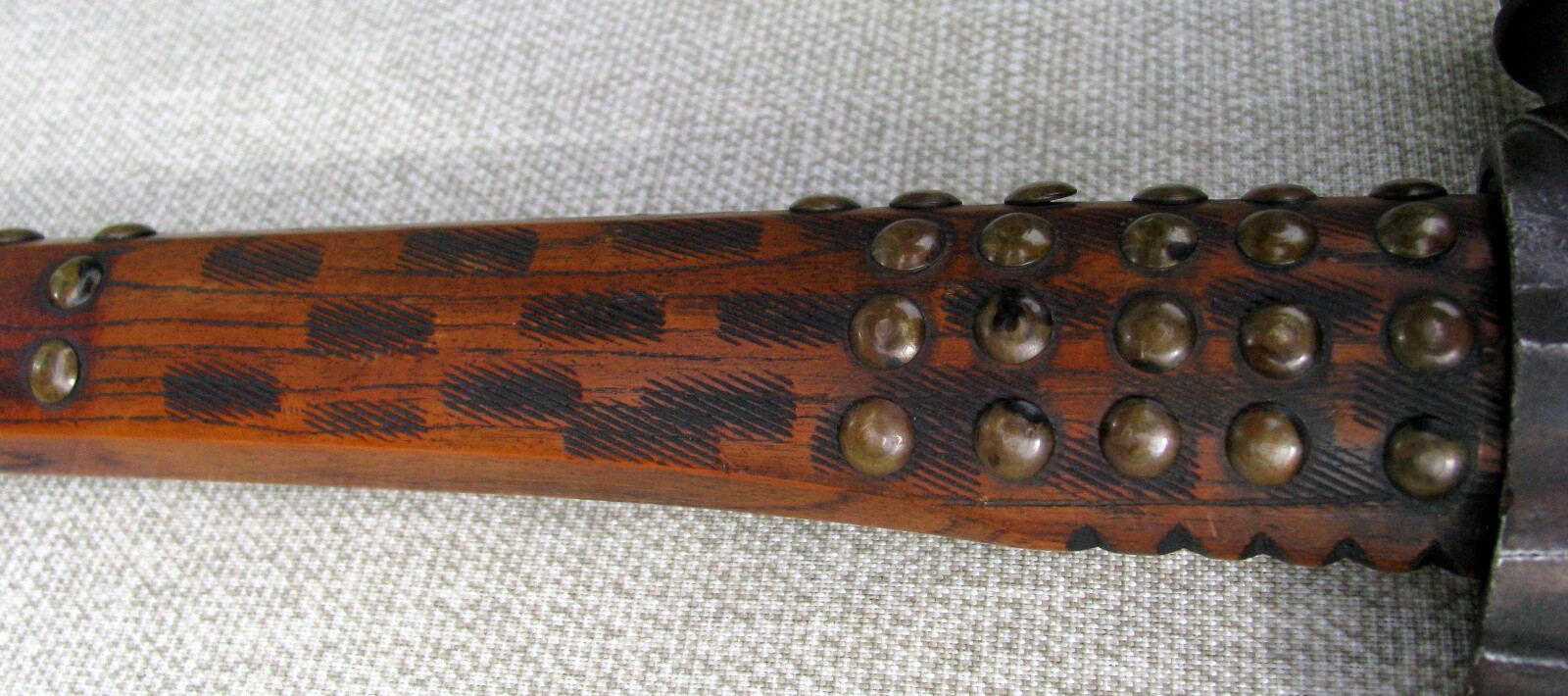 FINE ANTIQUE PLAINS INDIAN PIPE TOMAHAWK 100 TACKS/FILE BURNS 5 COLOR BEAD DROP