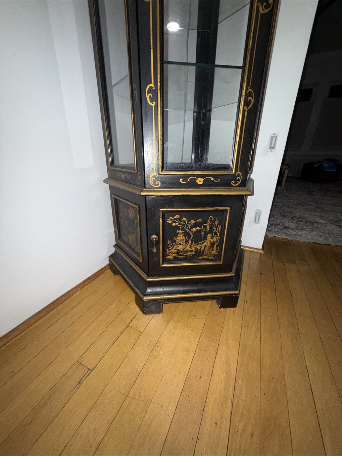 Vintage Chinoiserie Black Lacquered Hexagon Pagoda Curio Cabinet. Made In Italy