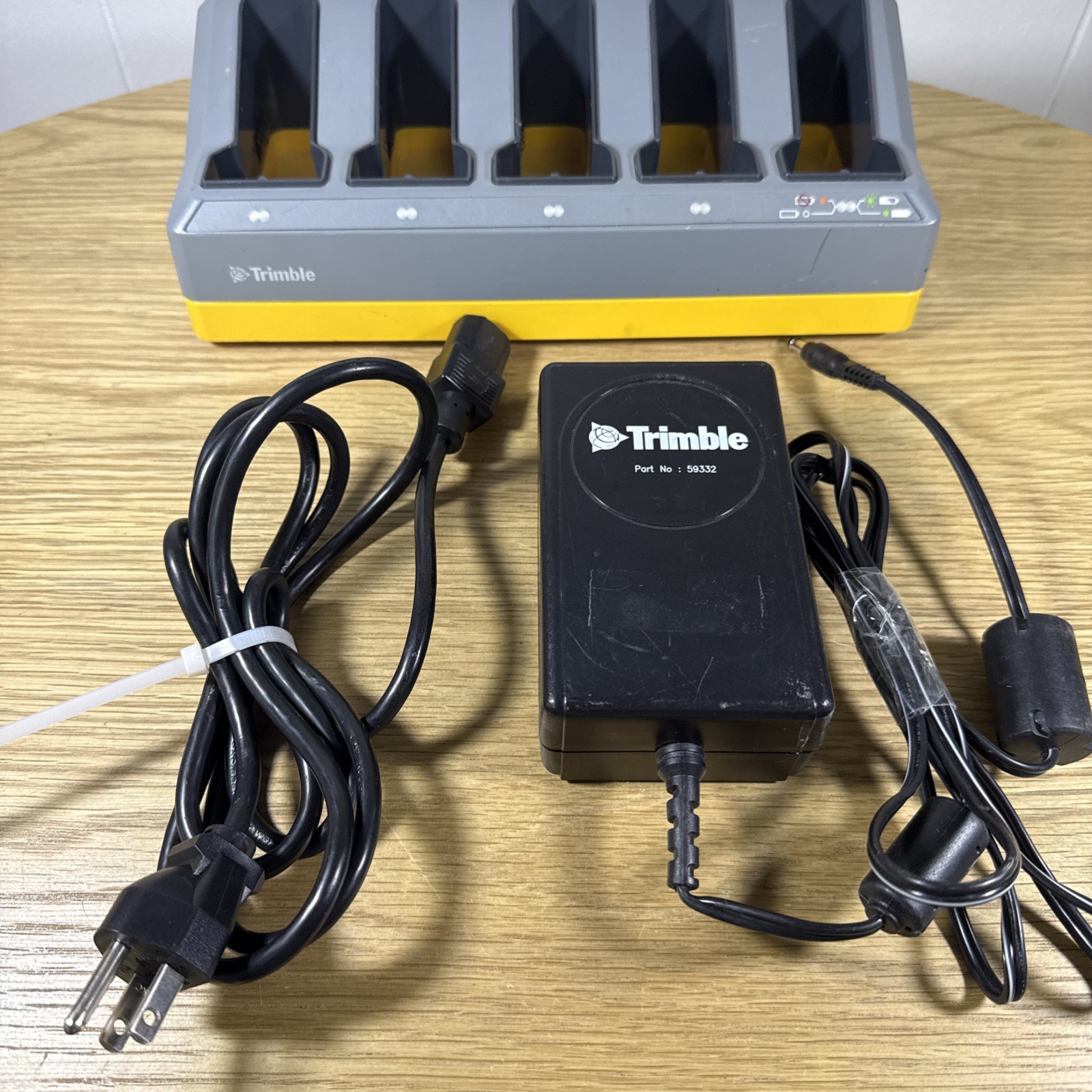 Trimble 57550-00 5-Bay Battery Charger Power Kit w/ AC Adapter Tested