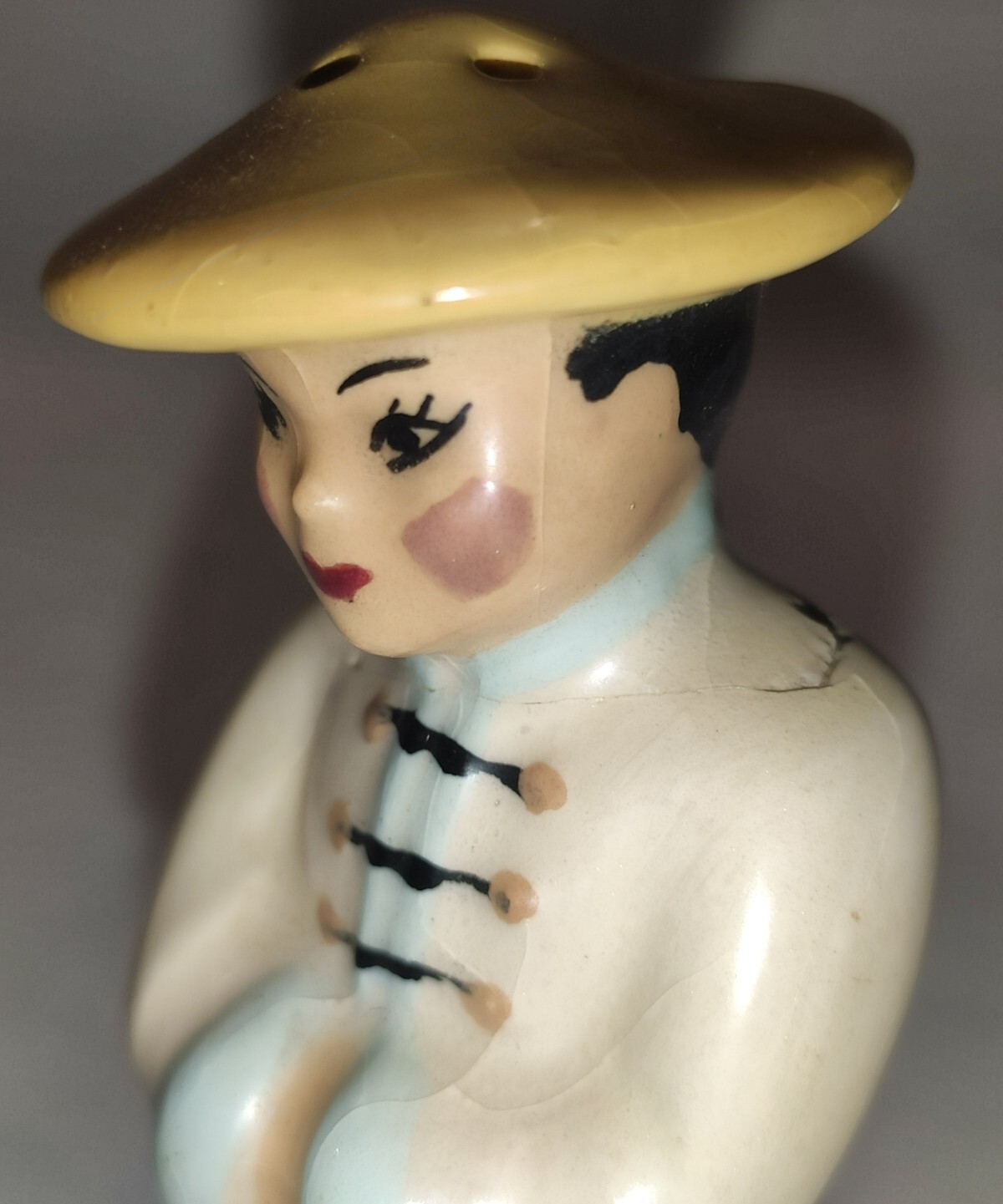 Vintage Ceramic Asian Salt And Pepper Shaker 4¼" Tall Signed **Damaged Read**