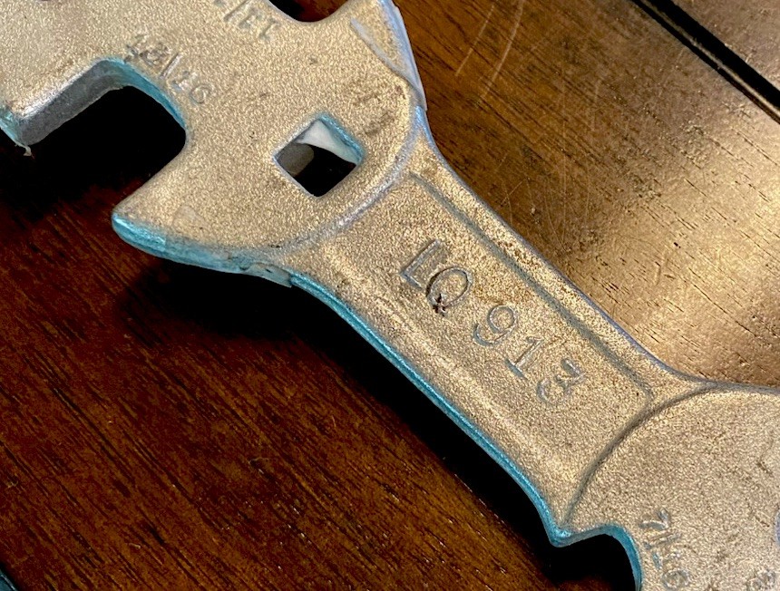 Vintage Liquid No.LQ-913 Multi Tool Gas Valve Welding Tank Wrench - 9” EUC