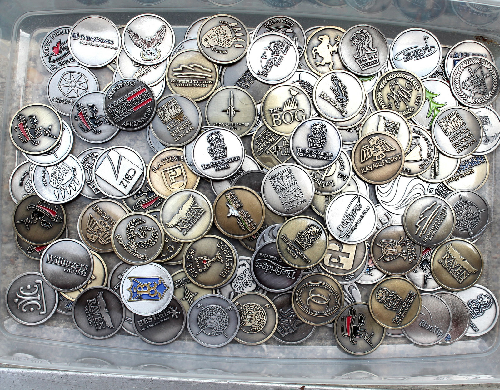 SALE BATCH  10  LOGO GOLF BALL MAGNETIC COIN  MARKERS COLLECTION BRASS SILVER