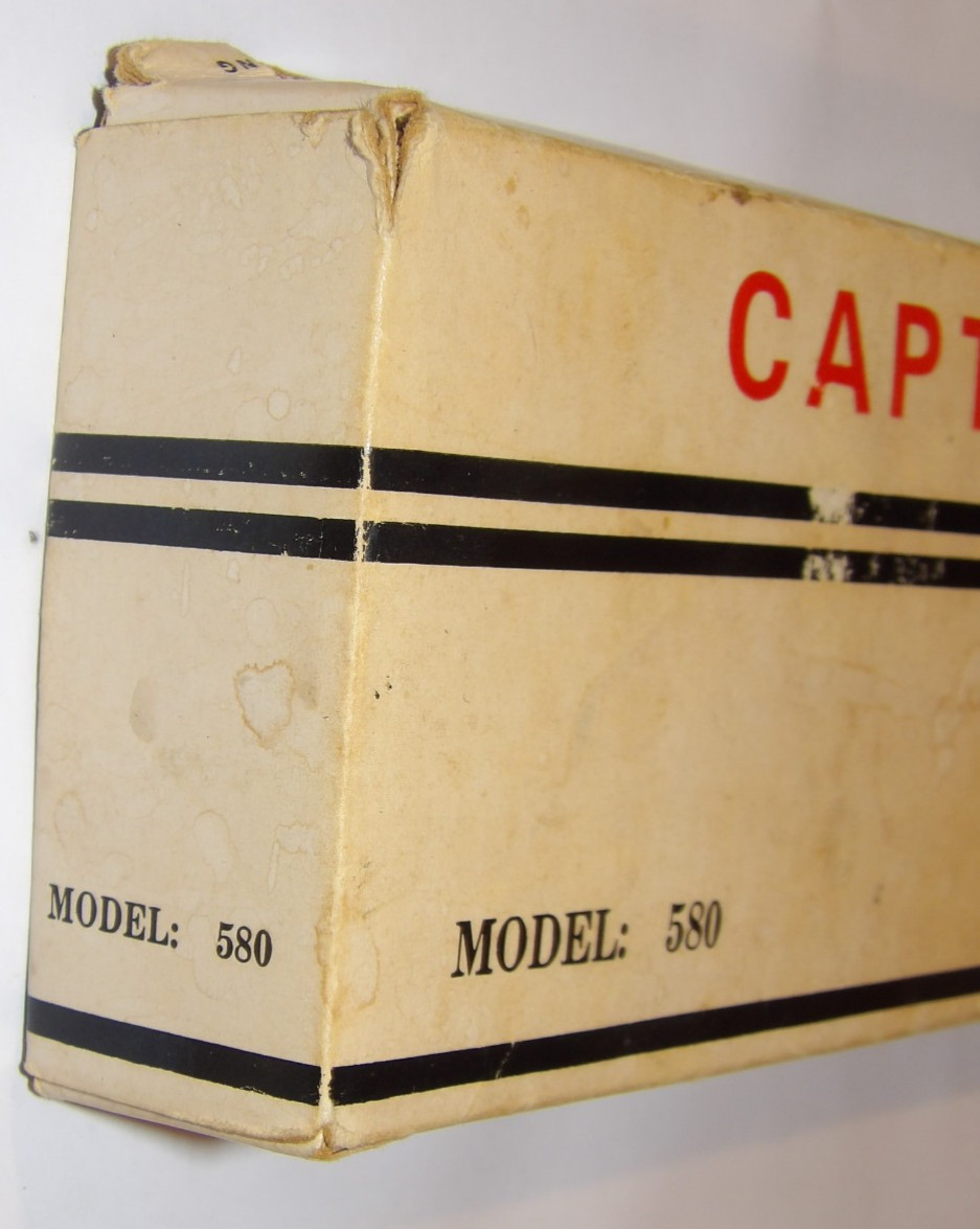 VINTAGE 1960s CAPTAIN DELUXE AM TRANSISTOR RADIO! W/CASE & BOX! HONG KONG!