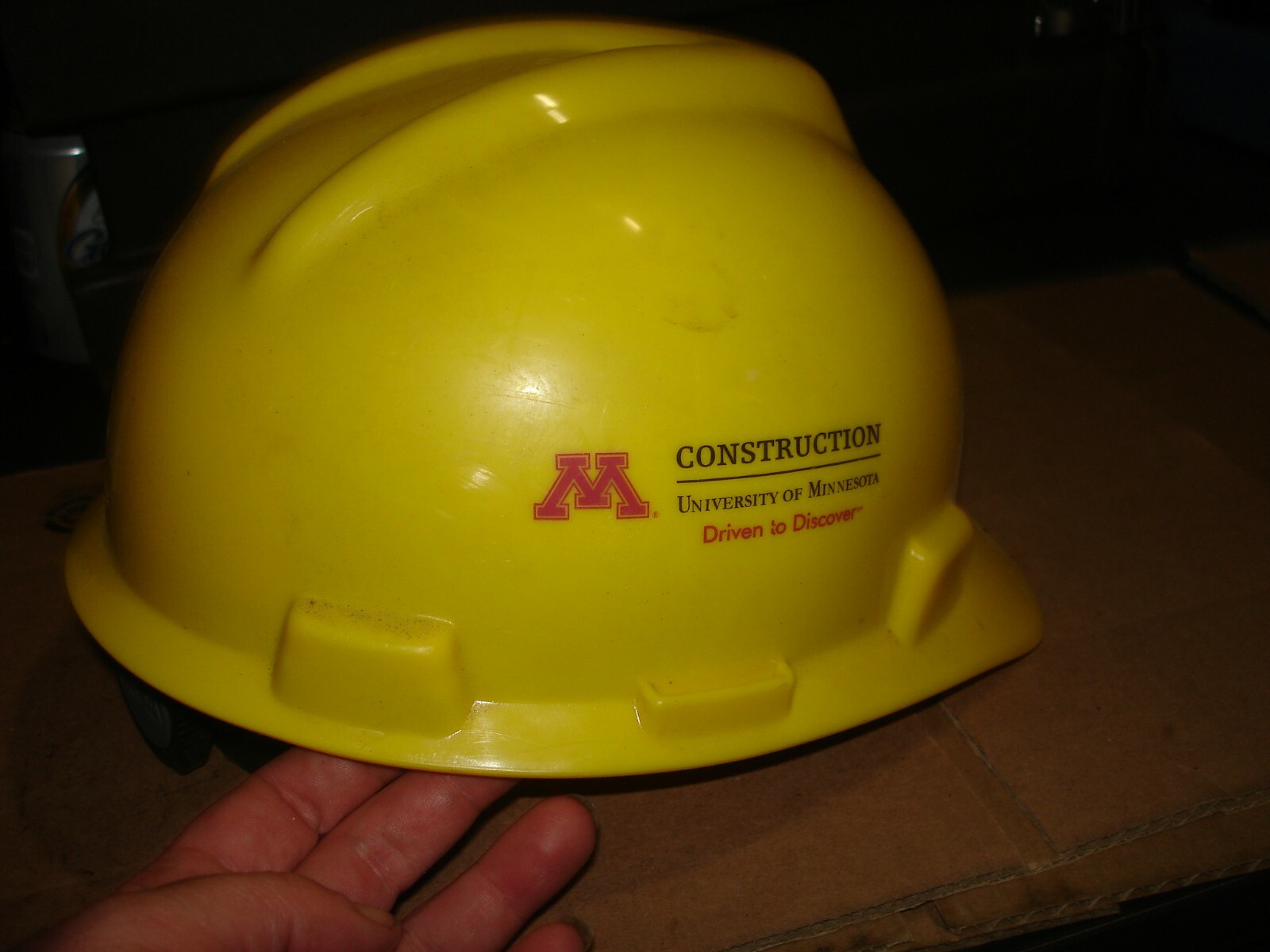 MSA V-gard yellow hard hat Univ. of Minnesota Gophers size medium