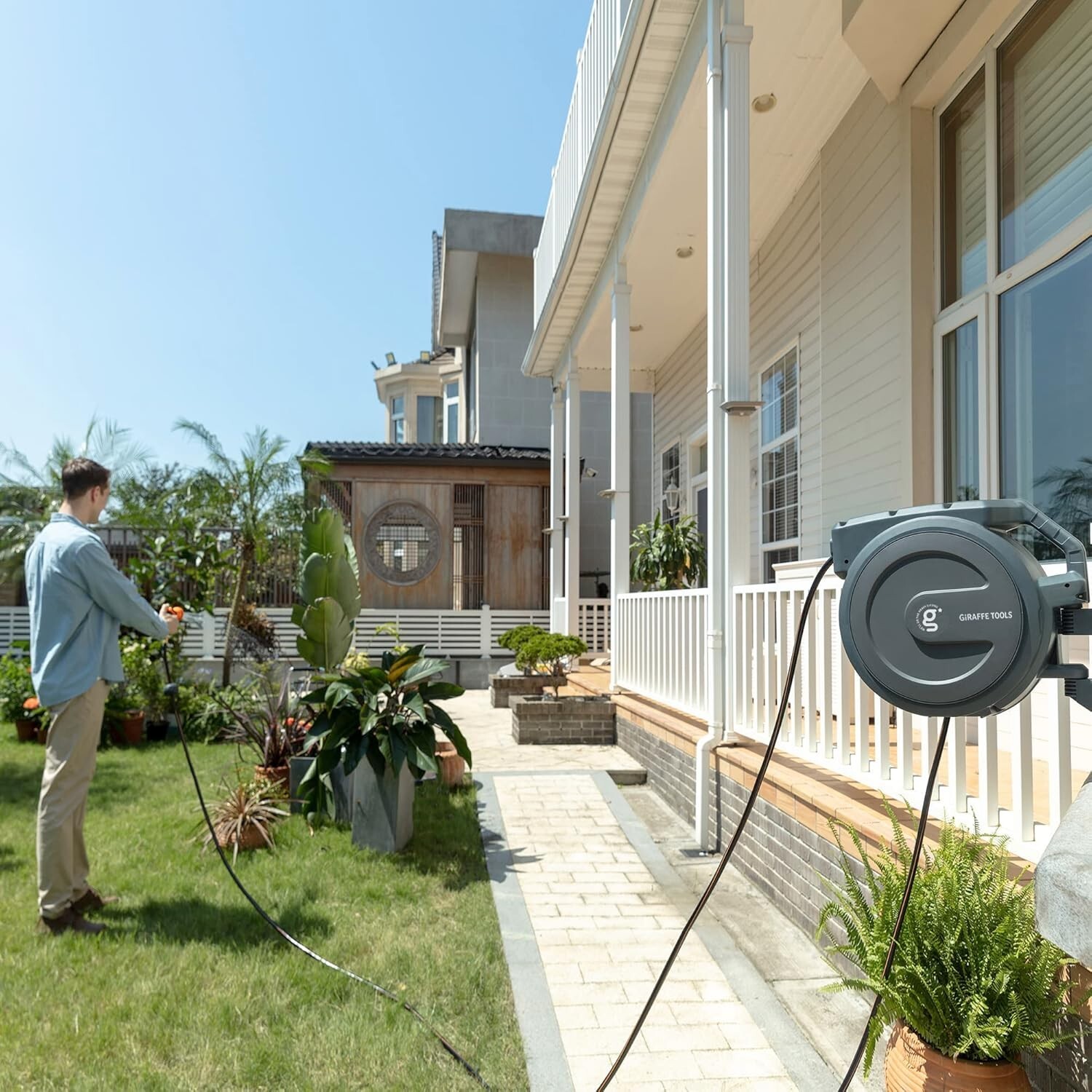 Giraffe Tools Retractable Garden Hose Reel 78-130FT Hose Reel PP & Metal Bracket