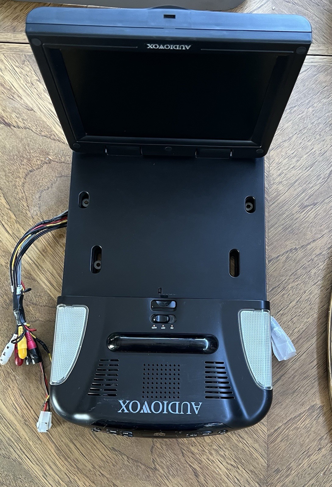 Audiovox VOD1048 10” Overhead Monitor And Dvd Player Universal