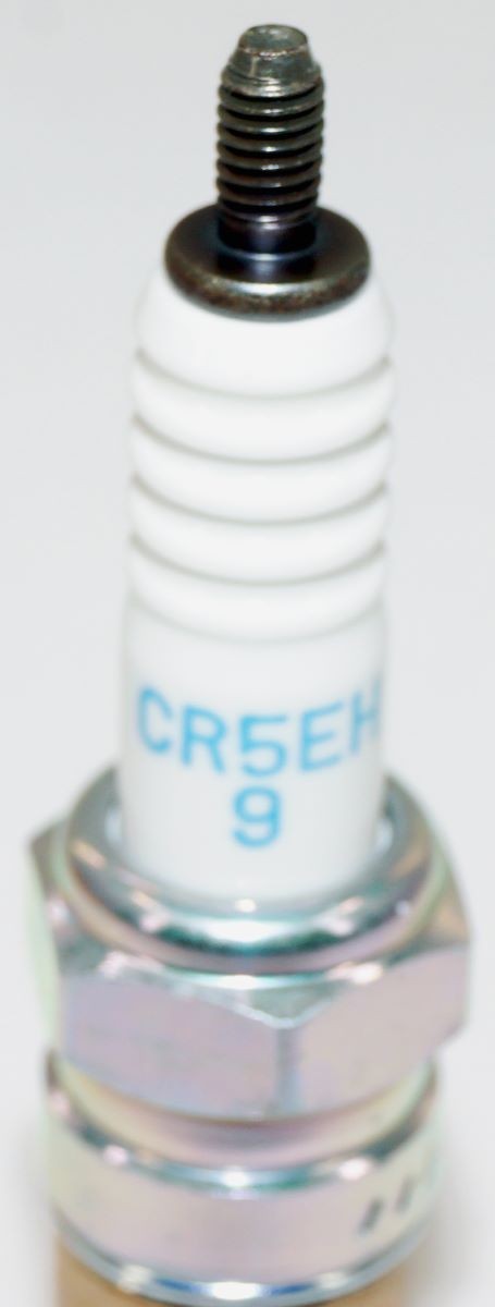 Set of 4 Genuine NGK 6689 CR5EH-9 Nickel Spark Plugs