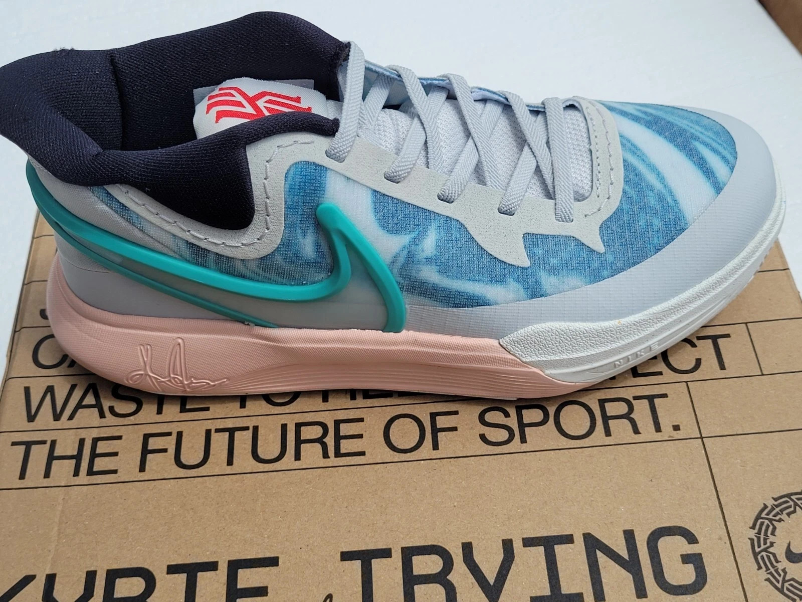 Nike Kyrie 8 GO (PS) 'Chinese New Year' Sneaker Kids 12C Photon Dust DQ8077-002