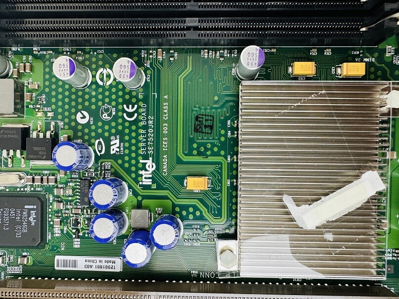 Intel SE7520JR2 Server Board