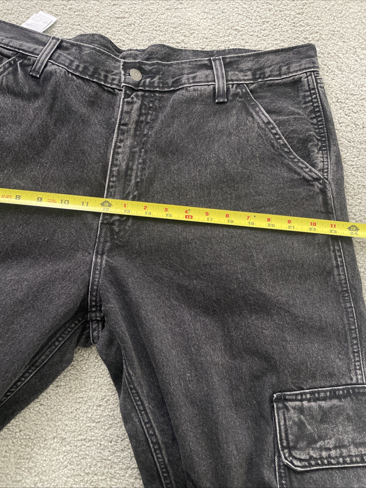Levi's Premium 568 Loose Cargo Gray Jeans Men’s Tag Size 38x32 Measures 40X32