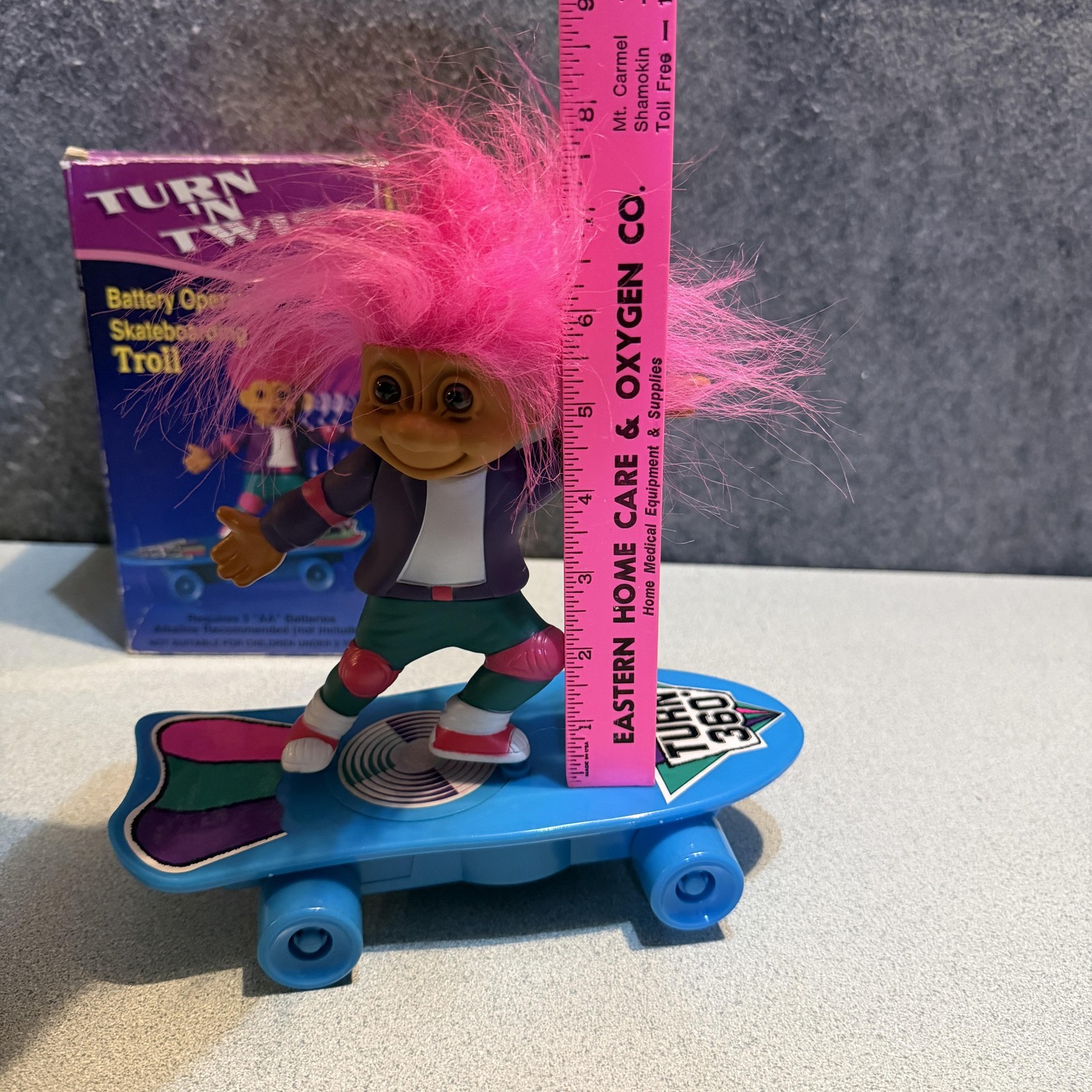 Vintage Russ Berrie Turn 'N Twist Battery Operated Skateboarding Troll 8080