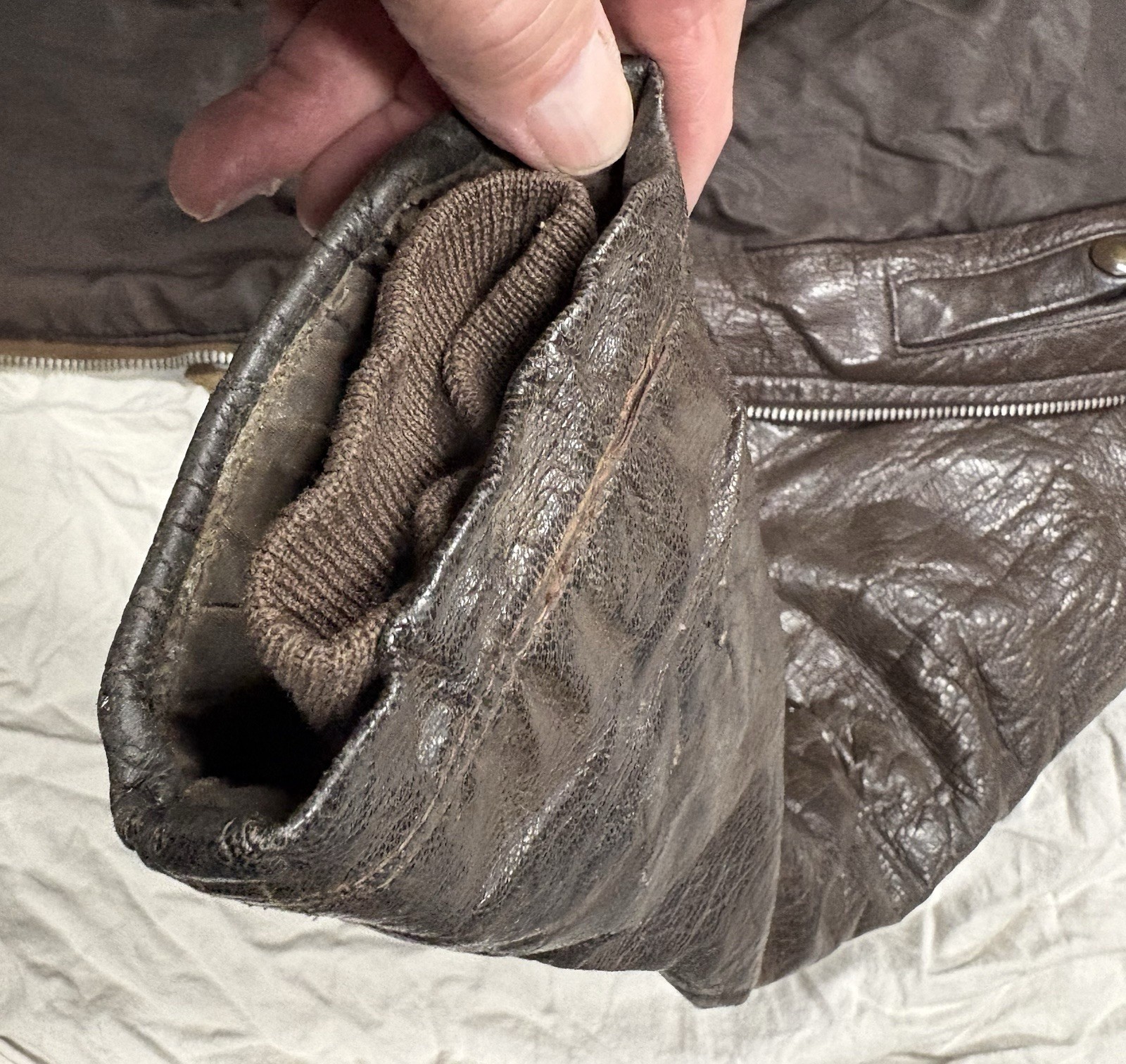 WWII US Navy Colvinex CFN-24 Leather Electrically Heated Flight Suit Size 40