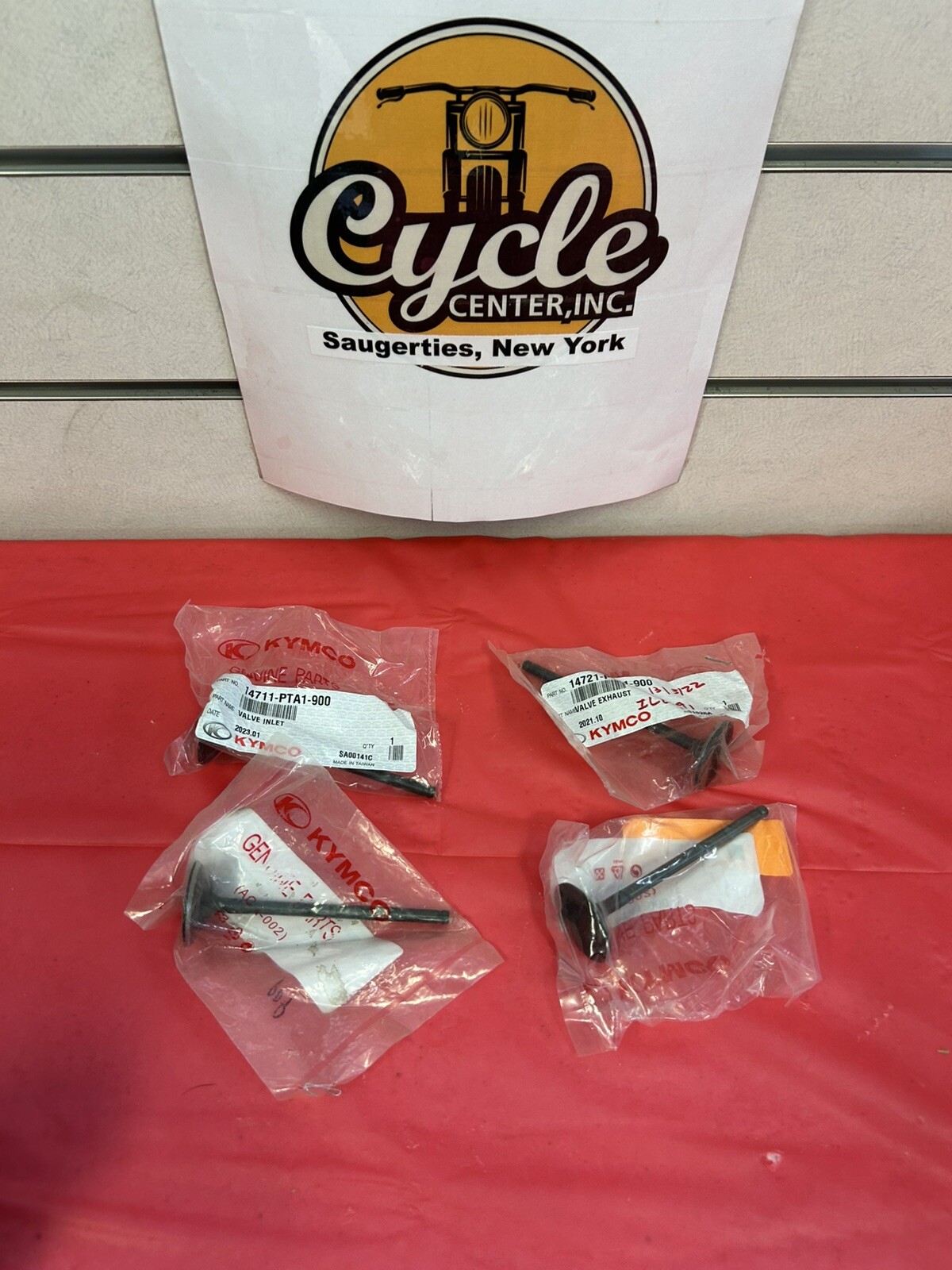 Kymco UXV450, MXU450, MAXXER 450 OEM EXHAUST & INTAKE VALVES SET OF 4