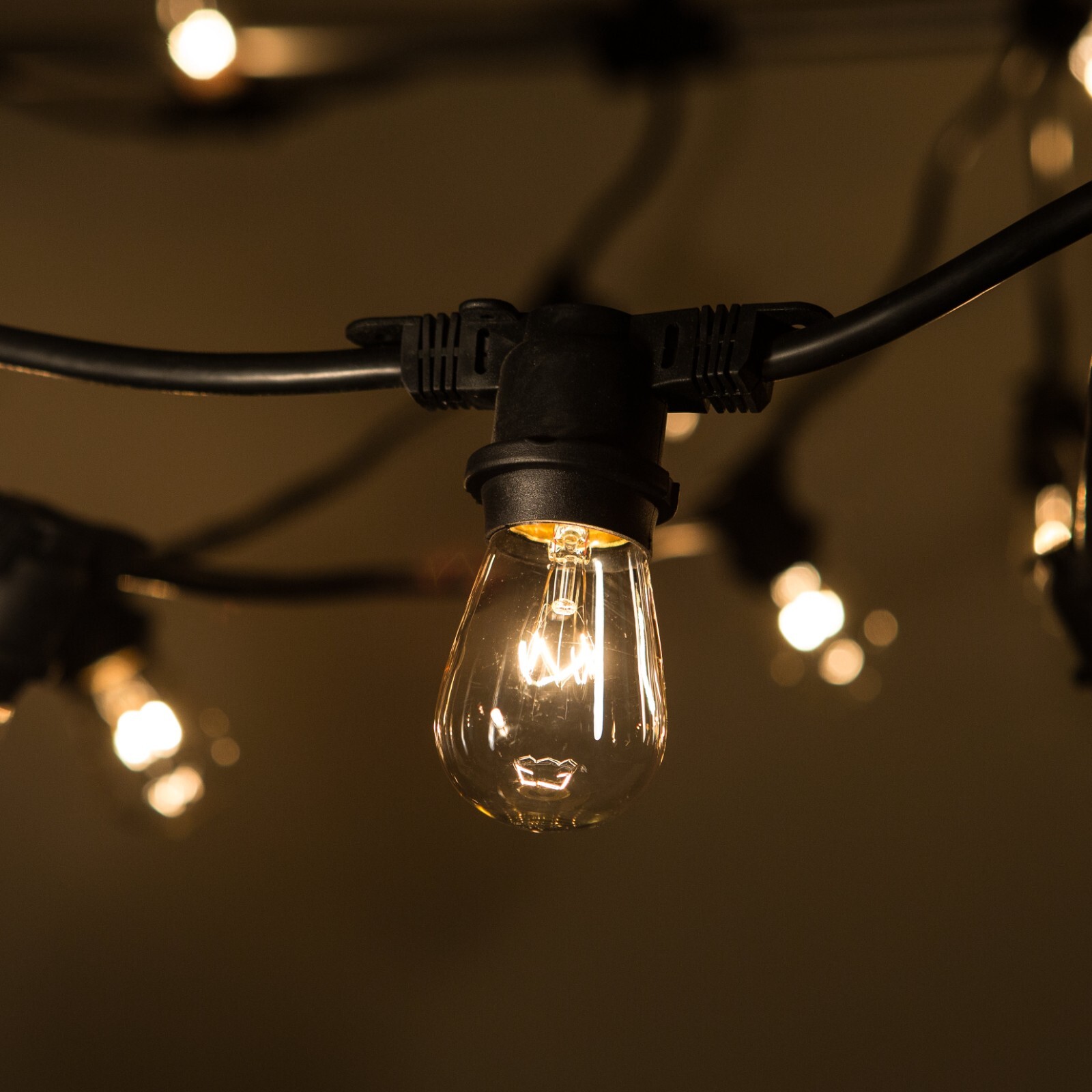 Box of 25 S14 CLEAR 11W E26 Base Commercial String Light Replacement Bulbs