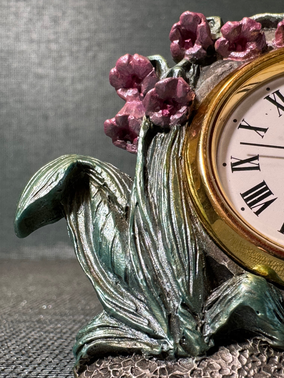 VTG & Rare Lily of the Valley - Hudson - Fine Pewter - Desk/Shelf Clock #3611