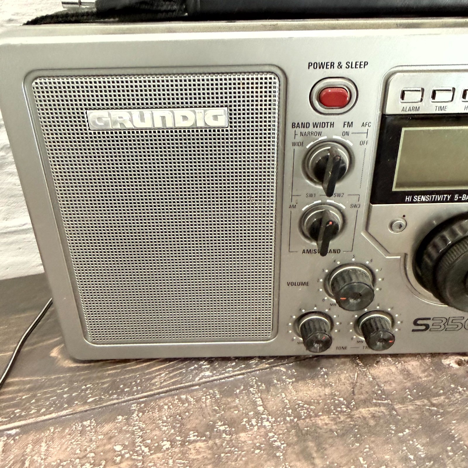 VTG Grundig S350 Short Wave Portable Field Radio AM/FM Built-in Speaker Silver