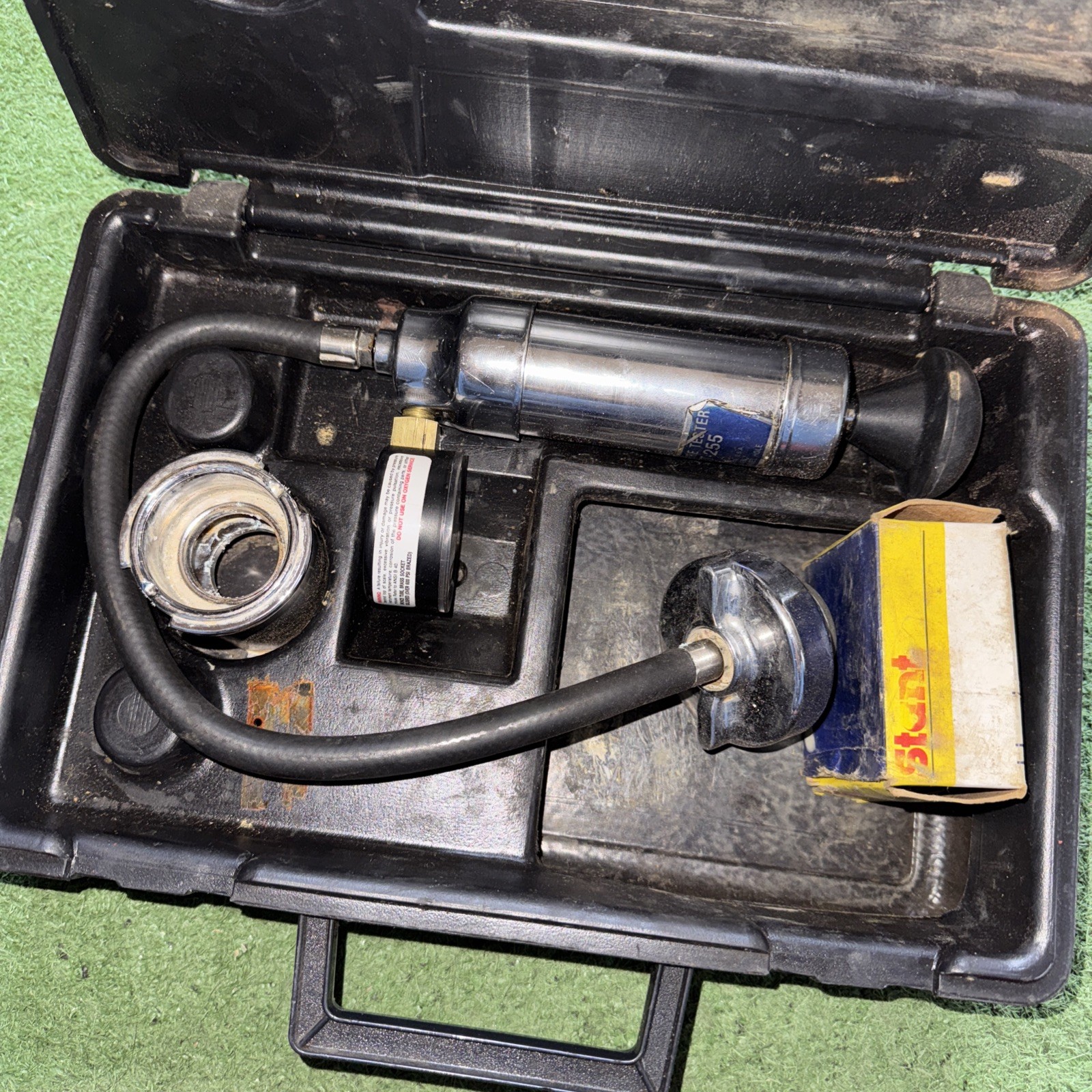 Stant ST-255 Automobile Cooling System Radiator Coolant Pressure Tester With Cas