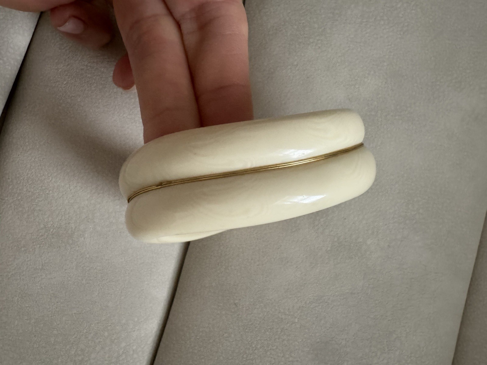 Vintage Cream Gold Resin Bracelet