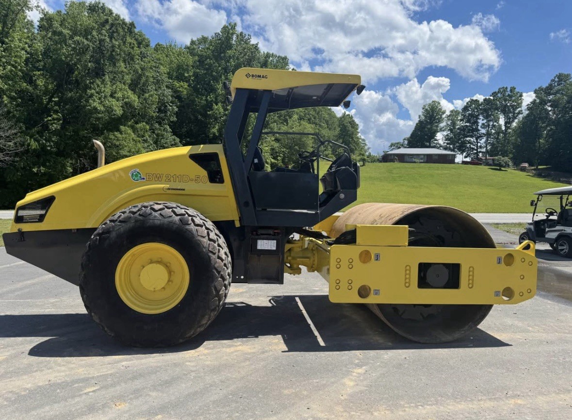 2014 BOMAG BW 211D-50 Smooth Drum Roller