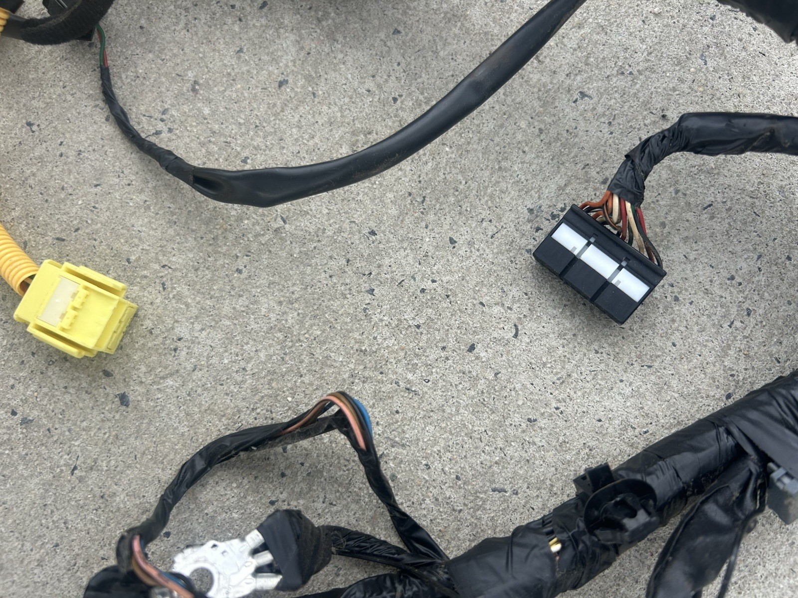 Genuine Hyundai Wiring Assembly - Front (Part No.: 91151-4R020)