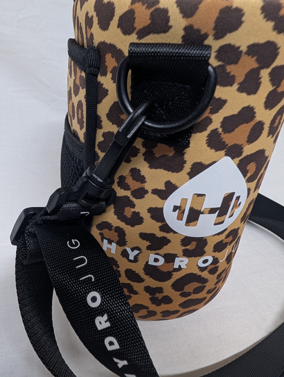 Hydrojug Sleeve With Black Strap Leopard Print