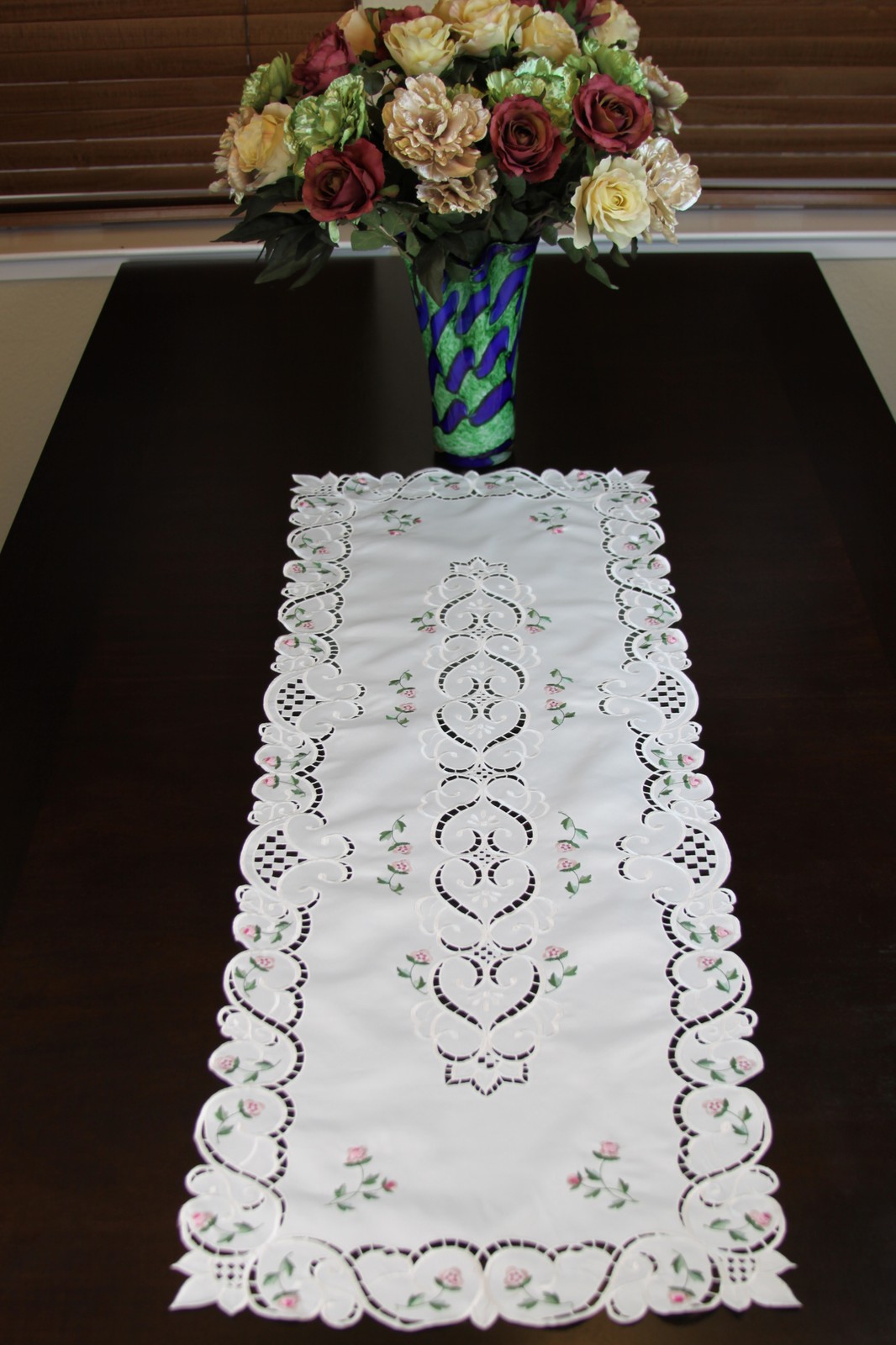 Embroidered Lace Cutwork Placemat Runner Scarf Wedding Party Banquet Event Decor