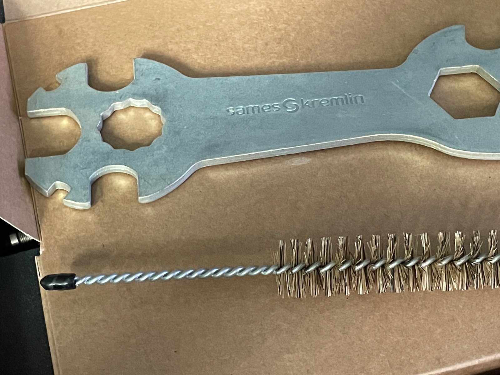 SAMES KREMLIN XCITE AIRMIX SPRAY GUN 120B NIB w/tip aircap fluid swivel-ss seat