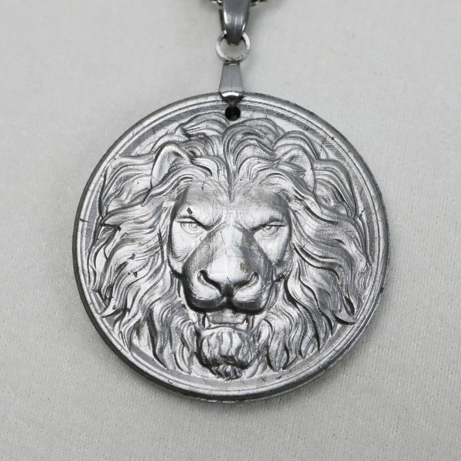 Natural Muonionalusta meteorite carved pendant，meteorite Lion Necklace
