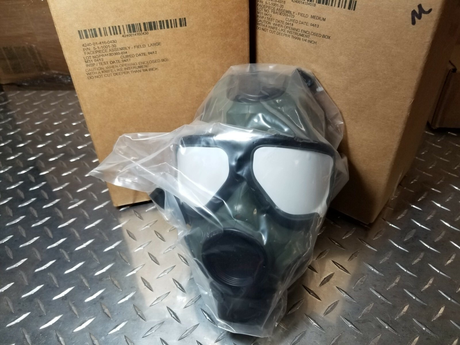 Sealed M40 Military-Spec Gas Mask with 40mm NATO CBRN Approved Filter ALL NIB