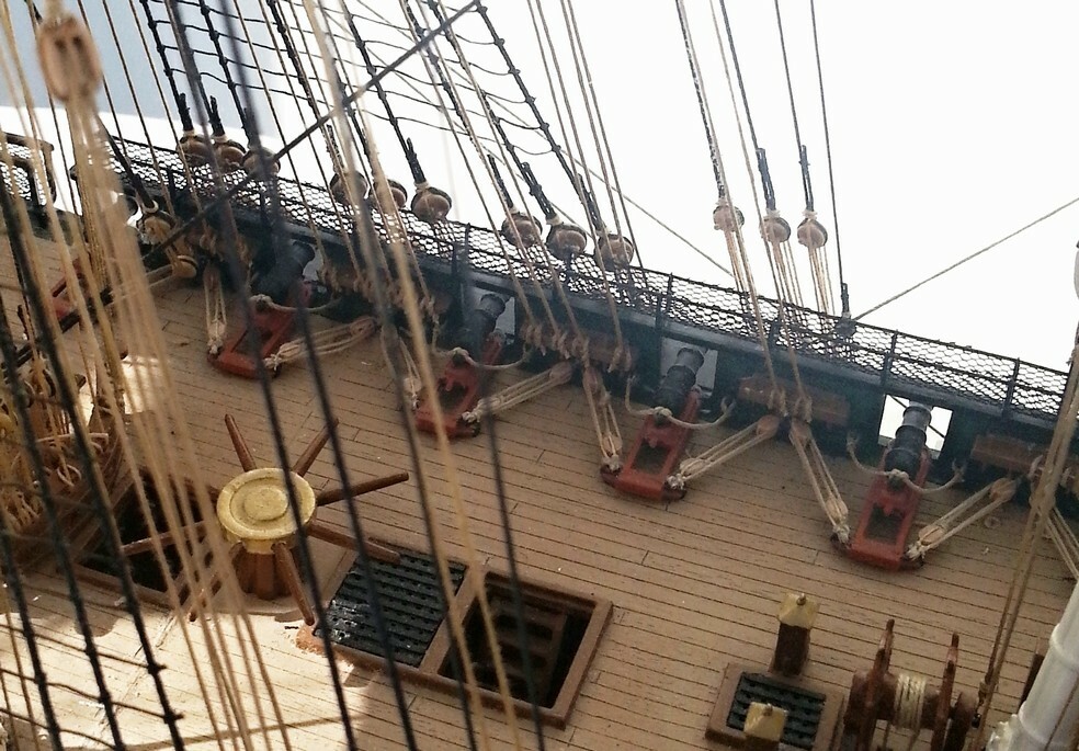 Revell USS Constitution, United States 1:96 -268pcs Blocks, 2ropes of guns hoist