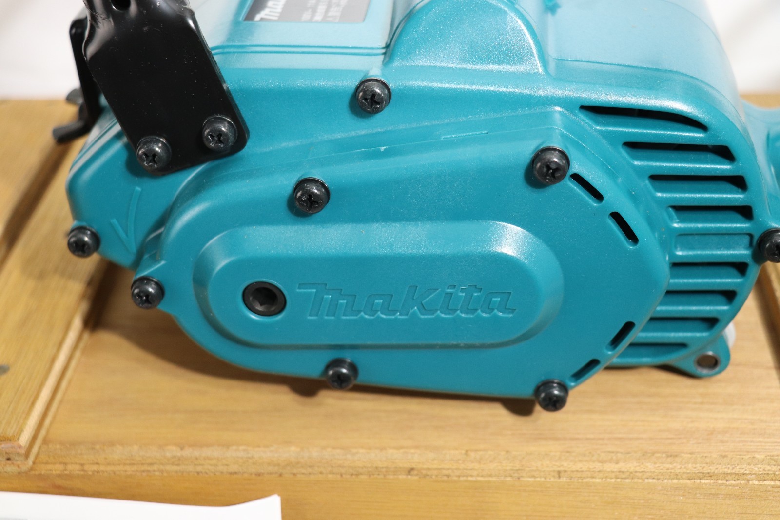 Makita 9741SP1 Wheel Sander 100V 120mm with Wire Brush Wheel New