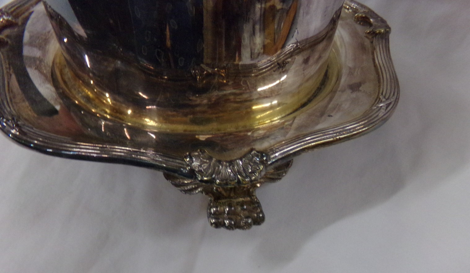 Antique WALKER & HALL SHEFFIELD ENGLAND SILVERPLATE FOOTED BISCUIT BARREL