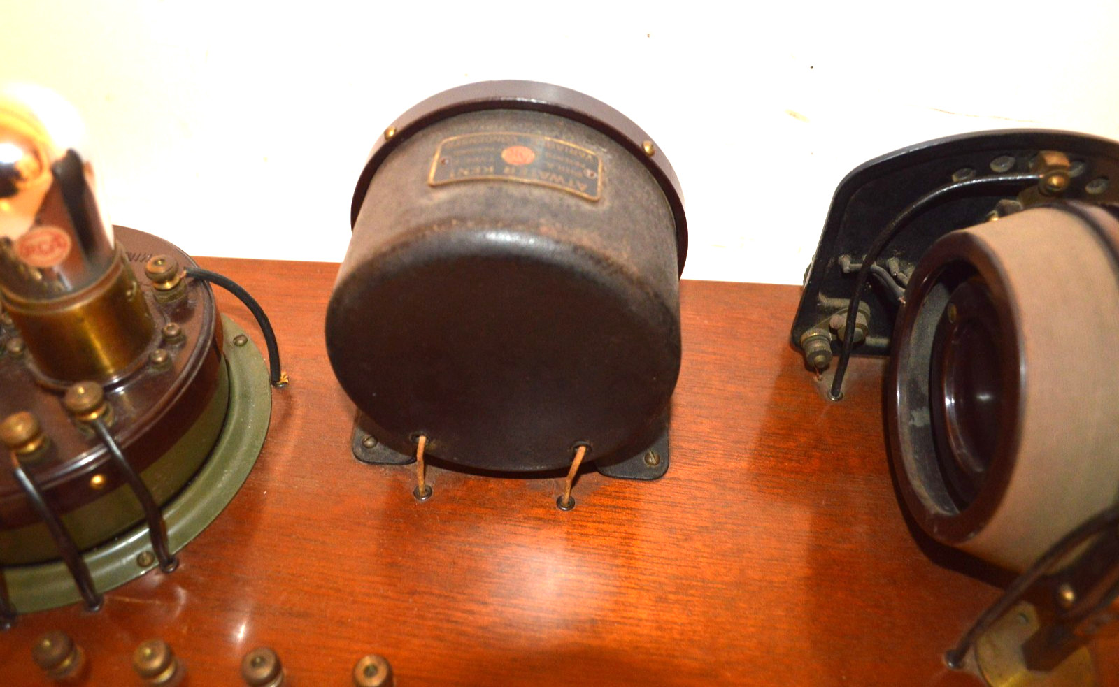 SCARCE 1922 ATWATER KENT'S FIRST MODEL 1, #3925 BREADBOARD RADIO RECEIVER