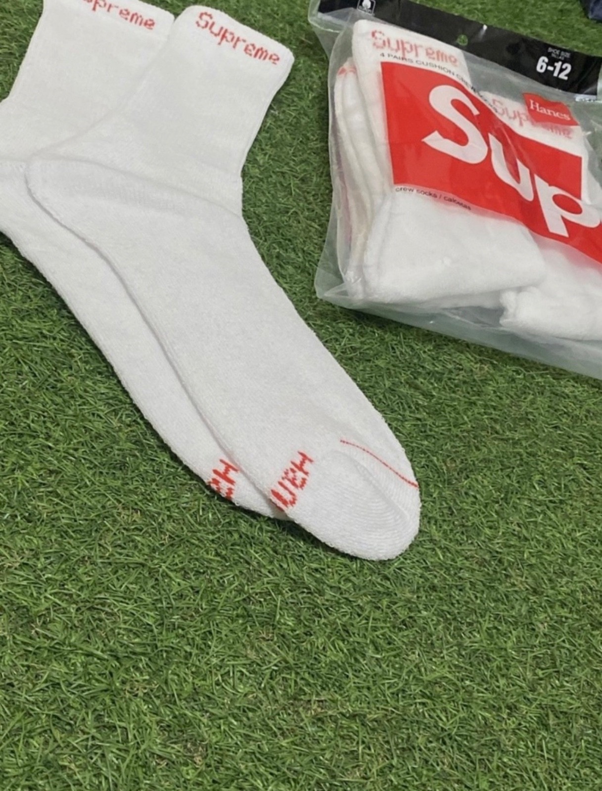 Supreme/Hanes Crew Socks Authentic White 4 Pack Size 6-12 Fast Free Shipping 🚚